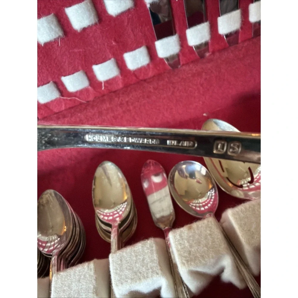 Holmes & Edwards Lovely Lady 1937 Silverplate Flatware 49 Piece Set + Box VTG